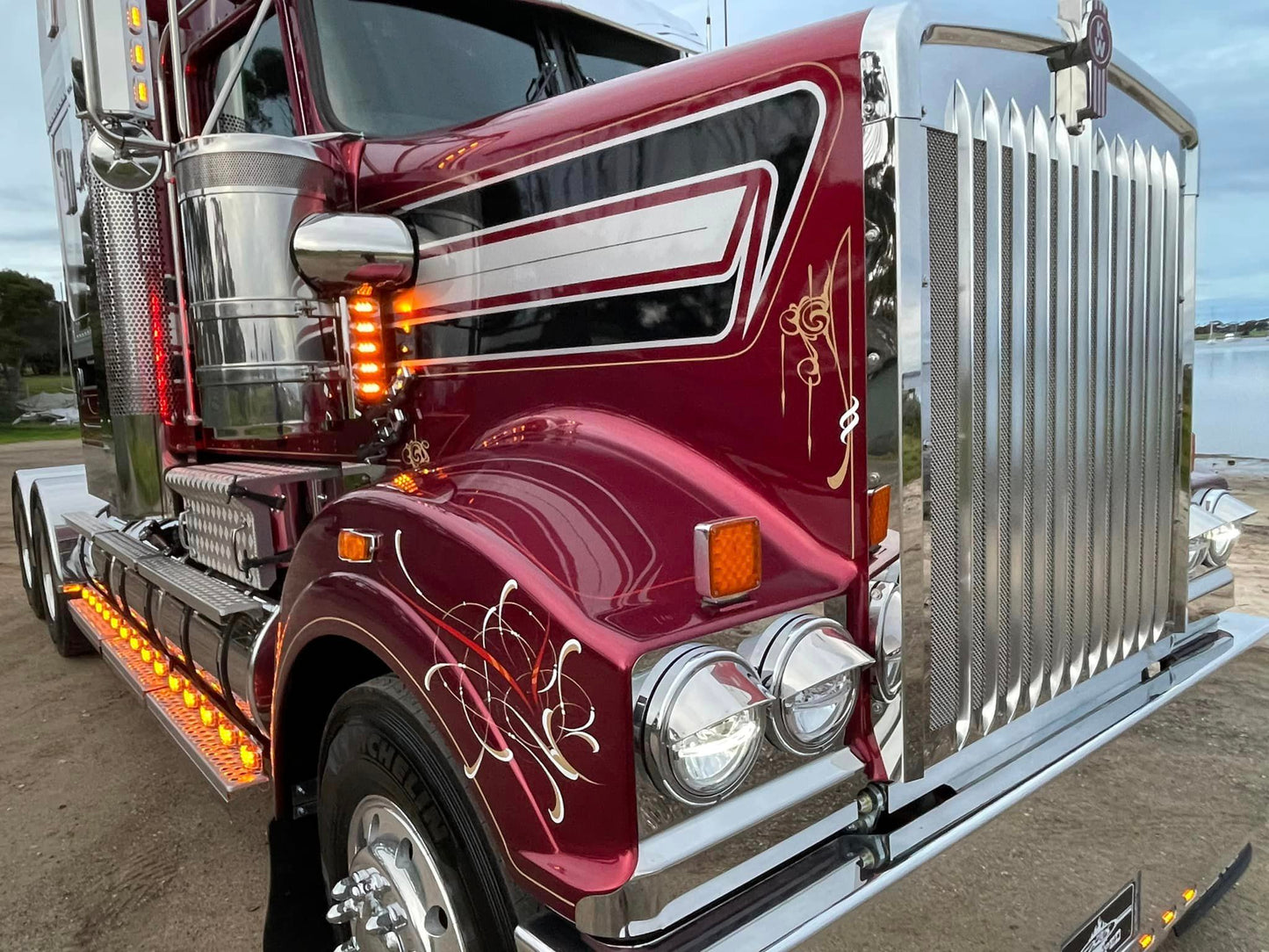 Kenworth Headlight Eyelids